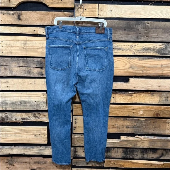 Madewell‎ The High-Rise Slim Boyjean in Moorland
Wash Size  32 - Picture 6 of 11
